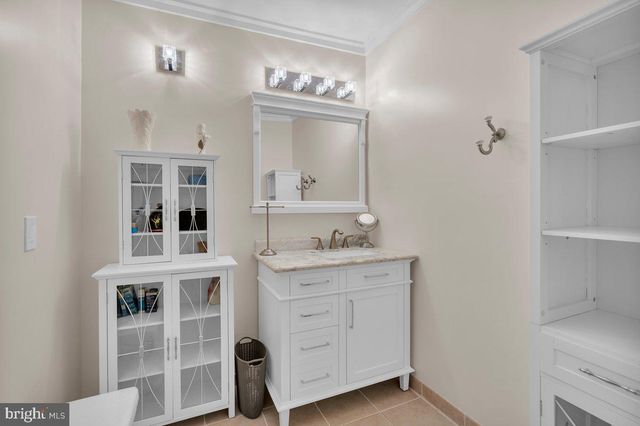 6569 SENATOR LN, Bensalem, PA 19020
