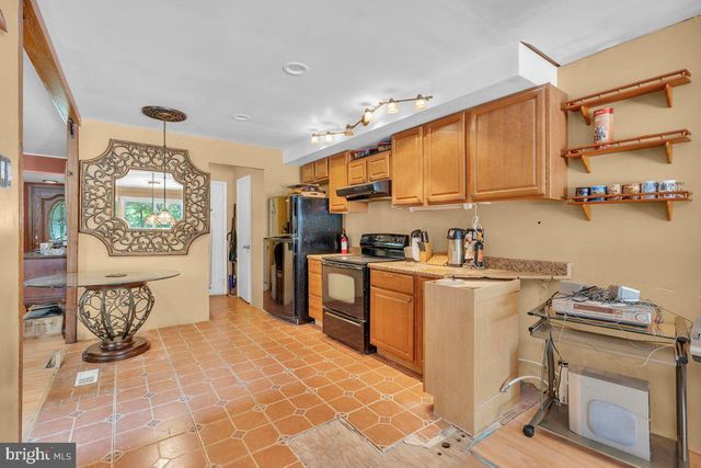 6569 SENATOR LN, Bensalem, PA 19020