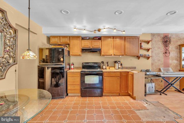6569 SENATOR LN, Bensalem, PA 19020
