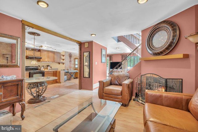 6569 SENATOR LN, Bensalem, PA 19020