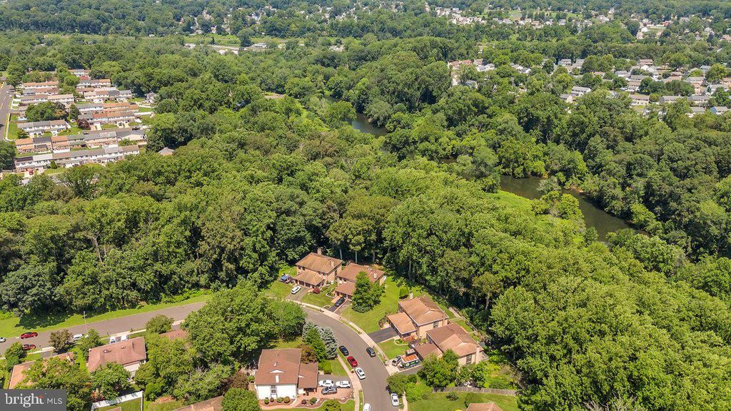 6569 SENATOR LN, Bensalem, PA 19020