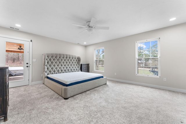 1143 Oakwood Drive, Hollister, MO 65672