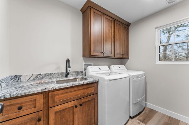 1143 Oakwood Drive, Hollister, MO 65672