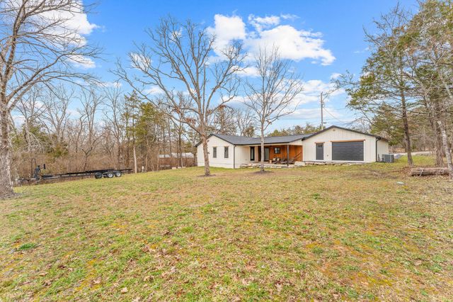 1143 Oakwood Drive, Hollister, MO 65672