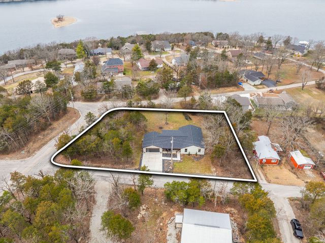 1143 Oakwood Drive, Hollister, MO 65672