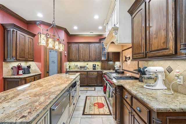 10221 S Triple X Road, Choctaw, OK 73020