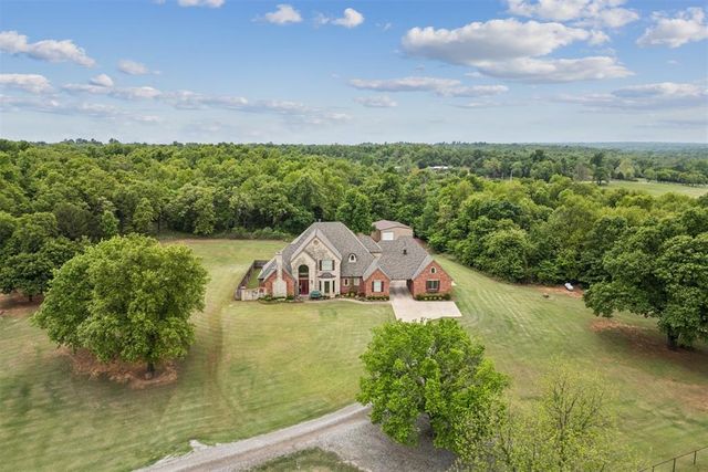 10221 S Triple X Road, Choctaw, OK 73020