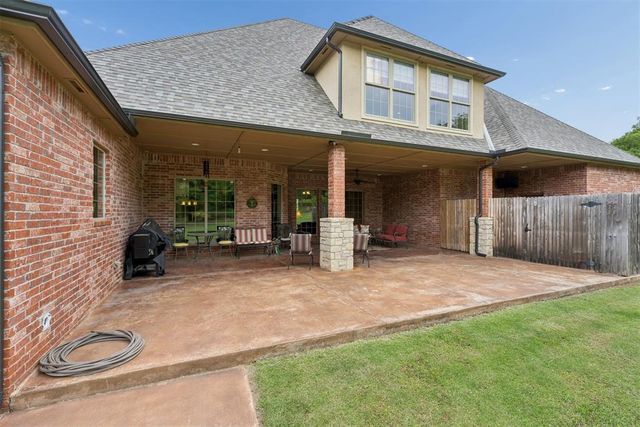 10221 S Triple X Road, Choctaw, OK 73020