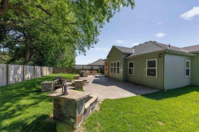 21301 Noble Street, Spring Hill, KS 66083