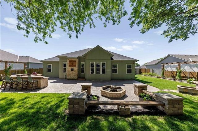 21301 Noble Street, Spring Hill, KS 66083