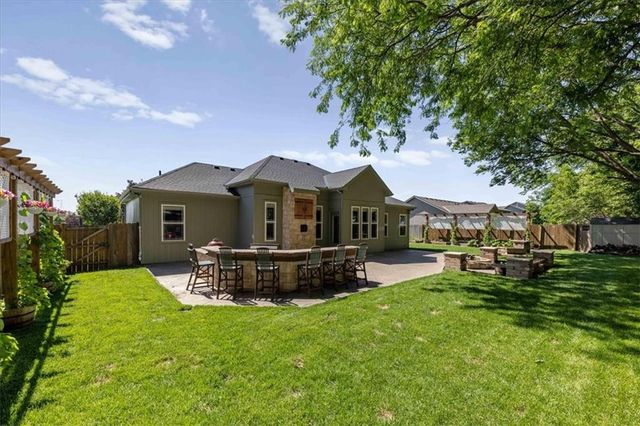 21301 Noble Street, Spring Hill, KS 66083