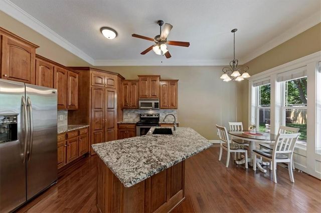 21301 Noble Street, Spring Hill, KS 66083