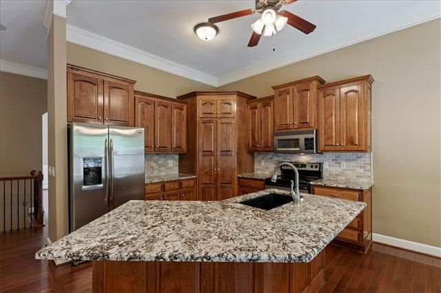 21301 Noble Street, Spring Hill, KS 66083