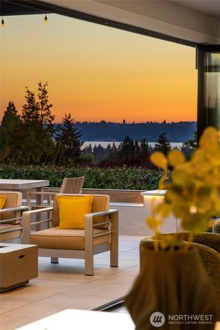9235 NE 14th Street, Clyde Hill, WA 98004