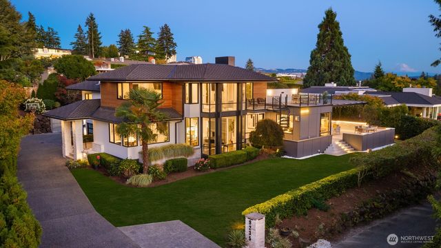 9235 NE 14th Street, Clyde Hill, WA 98004