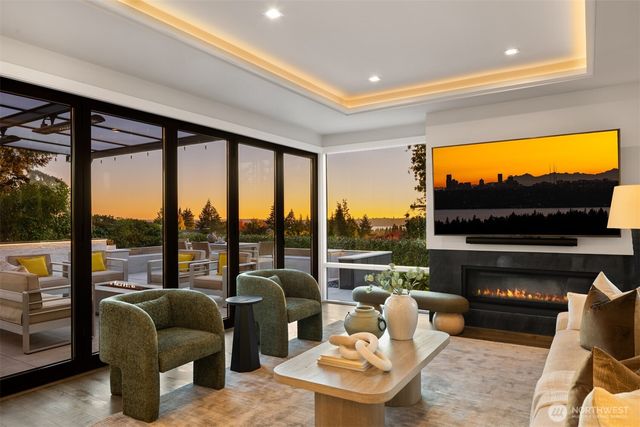 9235 NE 14th Street, Clyde Hill, WA 98004