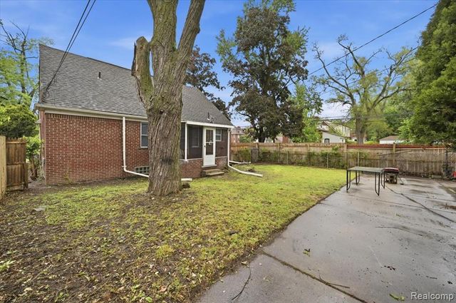 15376 Gilchrist Street, Detroit, MI 48227