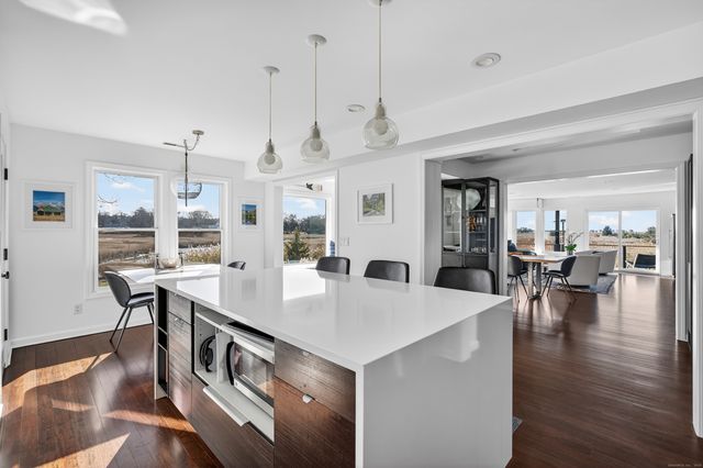 28 Riverside Lane, Madison, CT 06443