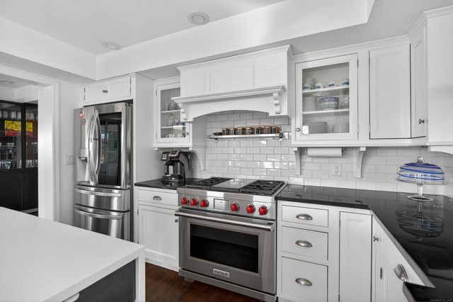 28 Riverside Lane, Madison, CT 06443