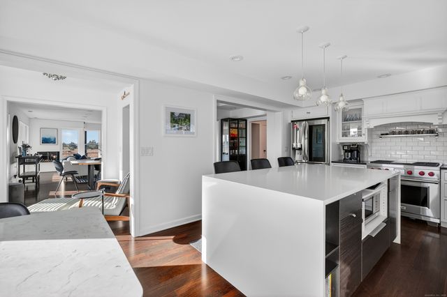 28 Riverside Lane, Madison, CT 06443