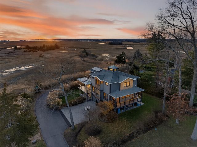 28 Riverside Lane, Madison, CT 06443