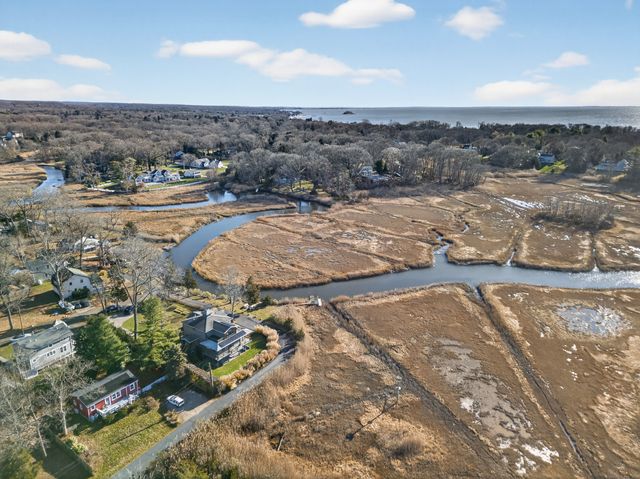 28 Riverside Lane, Madison, CT 06443