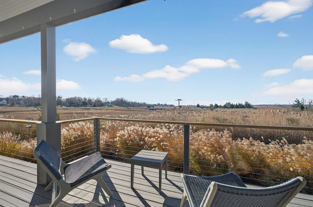 28 Riverside Lane, Madison, CT 06443