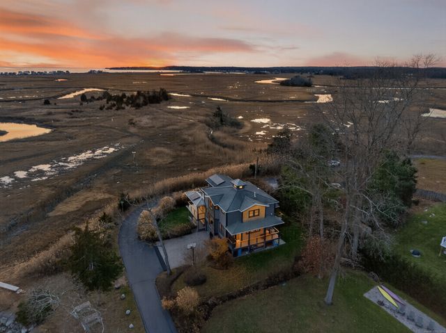 28 Riverside Lane, Madison, CT 06443