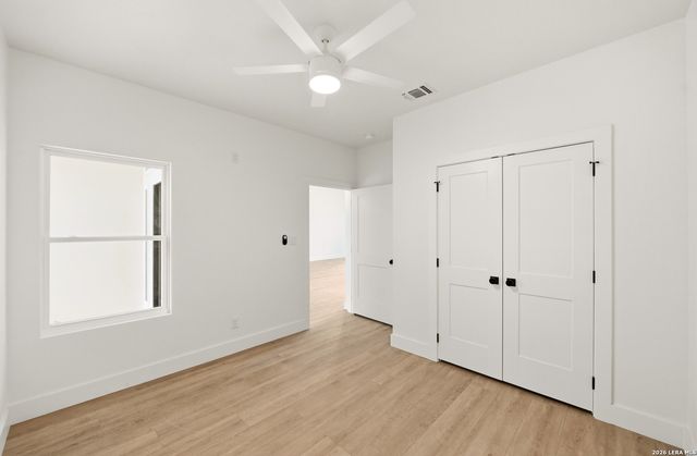 705 34th Street, Hondo, TX 78861