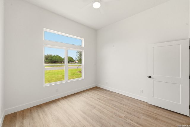 705 34th Street, Hondo, TX 78861