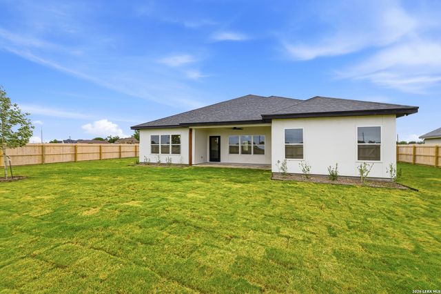 705 34th Street, Hondo, TX 78861