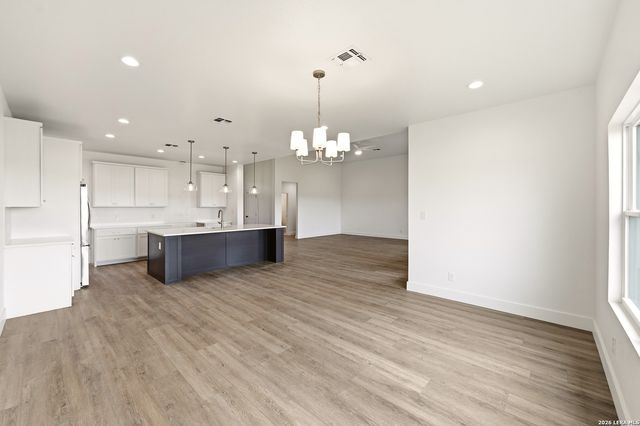 705 34th Street, Hondo, TX 78861