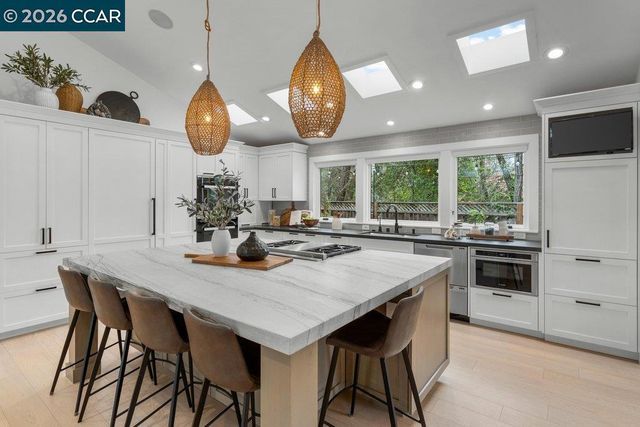 22 22 Calle Del Casarillo, Diablo, CA 94528