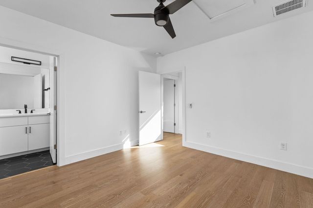 1128 Chicon ST 200, Austin, TX 78702