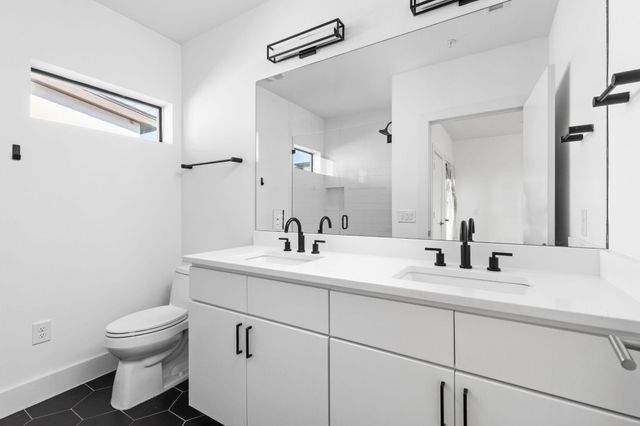 1128 Chicon ST 200, Austin, TX 78702