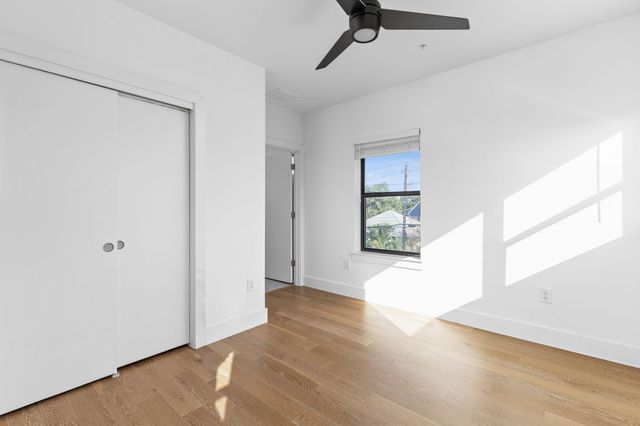 1128 Chicon ST 200, Austin, TX 78702