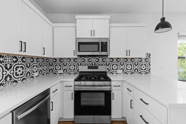 1128 Chicon ST 200, Austin, TX 78702