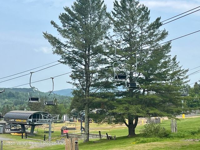 82 Liftside Drive A13, Hunter, NY 12442