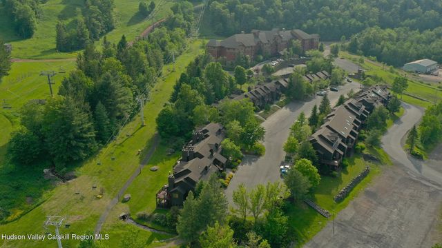 82 Liftside Drive A13, Hunter, NY 12442