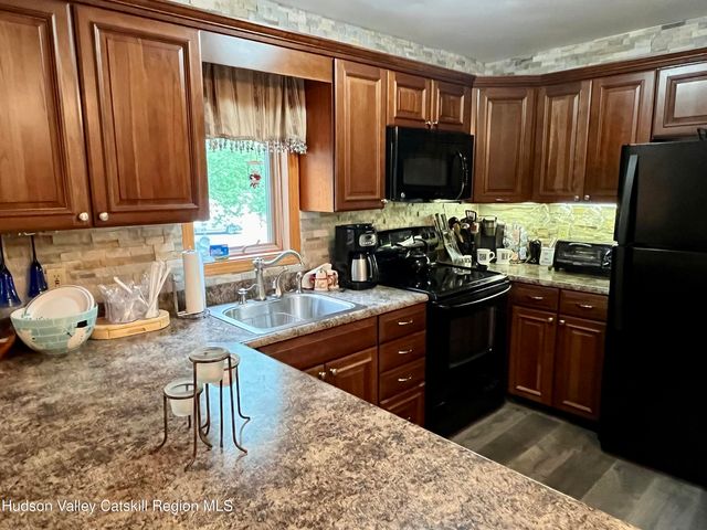 82 Liftside Drive A13, Hunter, NY 12442