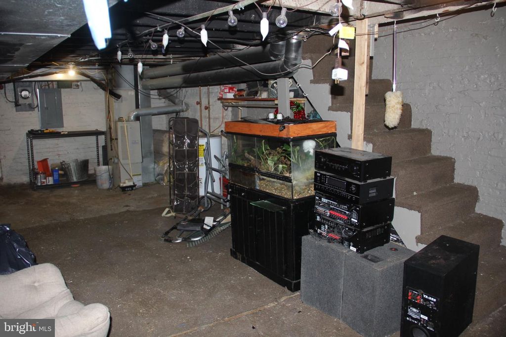 Image 7 of property listing at 3913 W GARRISON AVE, Baltimore, MD 21215