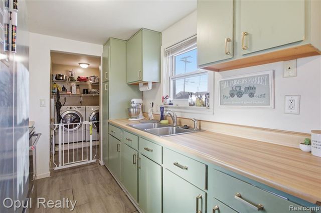 11571 Grant Street, Riverview, MI 48193