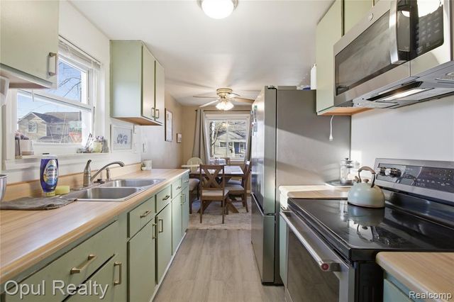 11571 Grant Street, Riverview, MI 48193