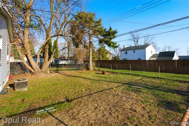 11571 Grant Street, Riverview, MI 48193