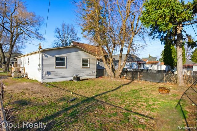 11571 Grant Street, Riverview, MI 48193