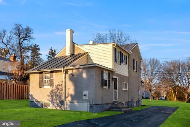 245 W MARKET ST, Leesburg, VA 20176