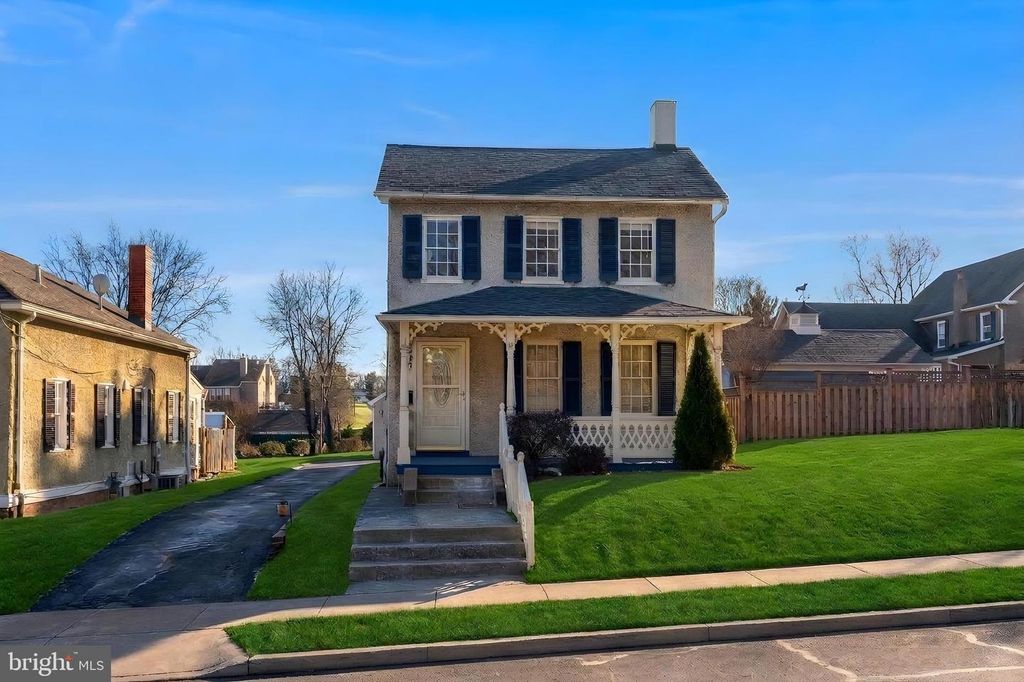 245 W MARKET ST, Leesburg, VA 20176