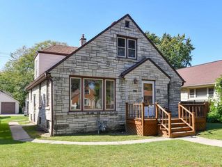 2935 N 85th STREET, Milwaukee, WI 53222