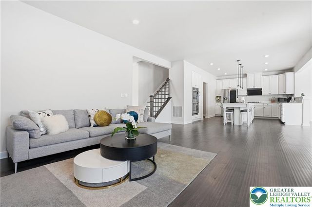 2120 Emanuel Court, Bethlehem Twp, PA 18045