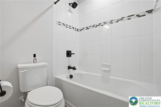 2120 Emanuel Court, Bethlehem Twp, PA 18045